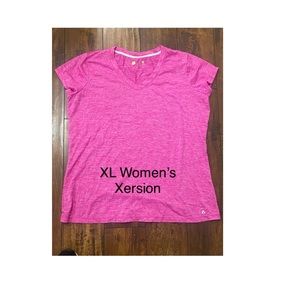 Women’s XERSION workout shirt.